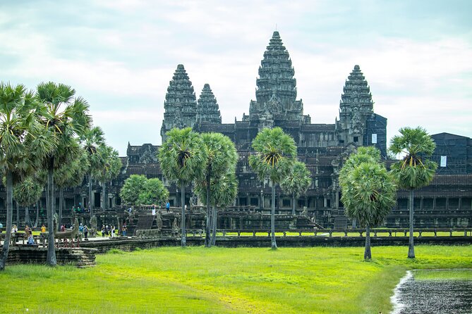 Siem Reap: Private Angkor Wat Sunrise & Tour Around Angkor Park - Banteay Kdei and the quieter side of Angkor