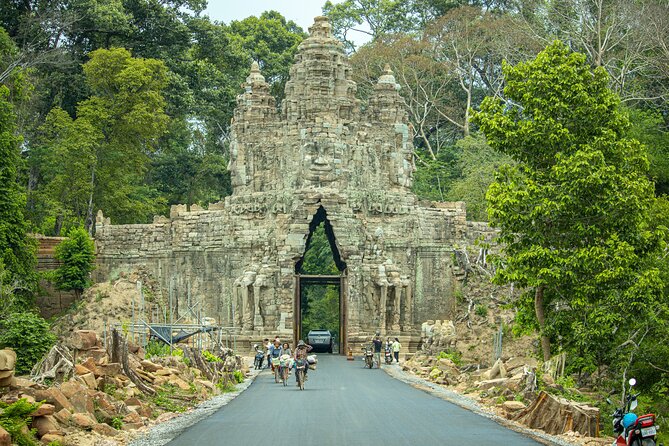 Siem Reap: Private Angkor Wat Sunrise & Tour Around Angkor Park - The 4:50 am departure from Siem Reap