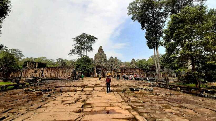 Siem Reap Private Car Charter with English Speaking Driver - Angkor Wat, Angkor Thom, and Bayon in one day