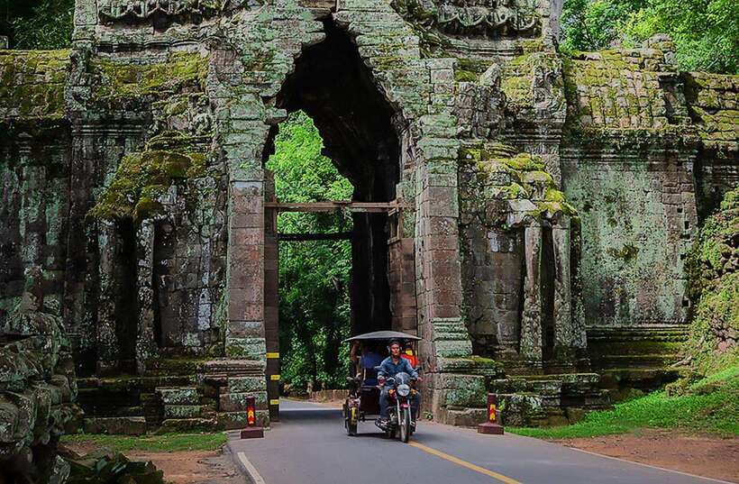 Siem Reap : Private Tuk-Tuk Tour of the Magnificent Temples. - Lunch at your own cost