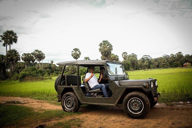 Siem Reap: Silk Farm & Countryside Offbeat Jeep Tour - A war museum before the village roads