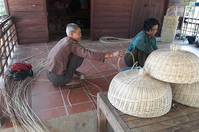 Siem Reap: Silk Farm & Countryside Offbeat Jeep Tour - Village work, from rice noodles to woven baskets