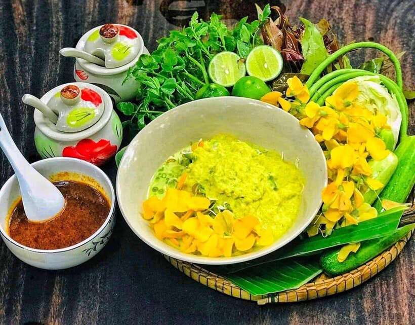 Siem Reap: Street Food Experience by Tuk-Tuk - Tuk-tuk through Siem Reap after dark