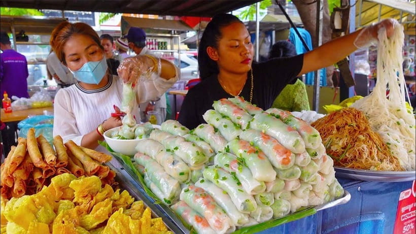 Siem Reap Street Foods Tour by Tuk Tuk with Personal Guide - Phsar Leu Thom Tmey and the bigger market stop