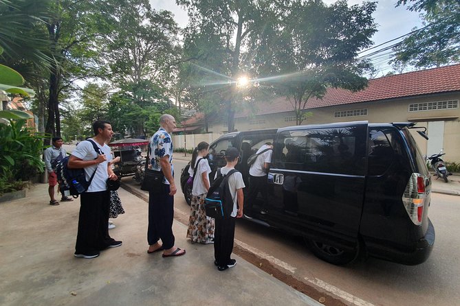 Siem Reap to Battambang Private Guided Tour (Day Trip) - Sompoa Mountain and the Bat Cave at Dusk