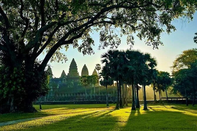 Siem Reap to Phnom Kulen: Waterfalls & 1000 Lingas Tour - A local food stop that adds real character
