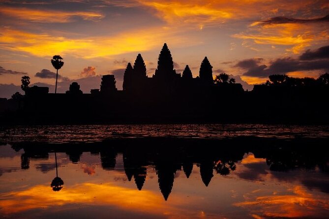 Siem Reap Tour: Angkor Wat Sunrise, Bayon, Ta Prohm, Banteay Srei - Guides, explanations, and photography