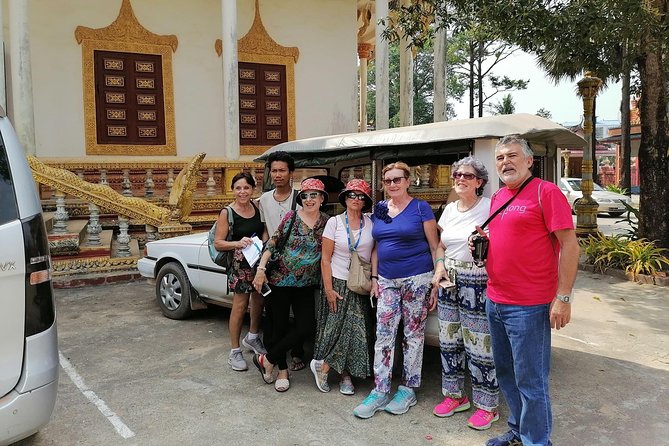 Sihanoukville Shore Excursion for cruise ship - The Golden Lions and the short photo stop