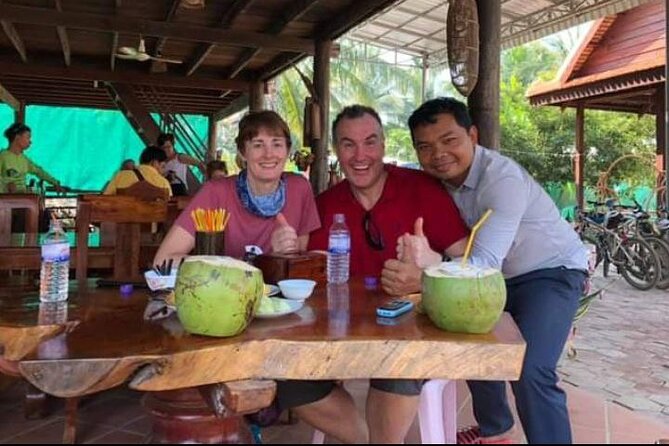 Silk Island Tuk Tuk Tour - Pagoda, market, and traditional textiles