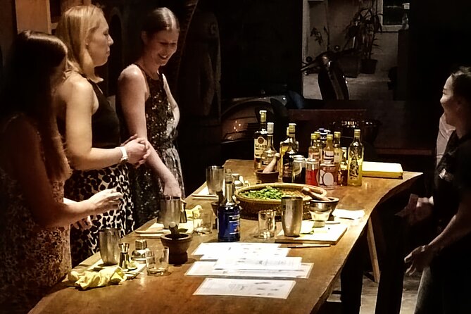 Sombai Siem Reap Workshop Cocktail Class - Booking, cancellation, and group size