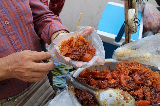 Street Food Tasting Tour including Dinner - Siem Reap’s evening food stalls and picnic spot