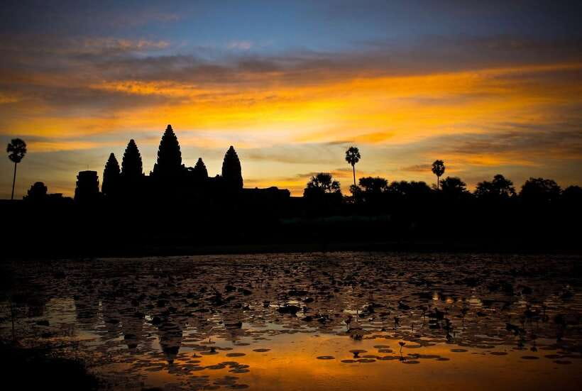 Sunrise at Angkor Wat Temple: 3-Hour Private Tour - Walking the temple after sunrise