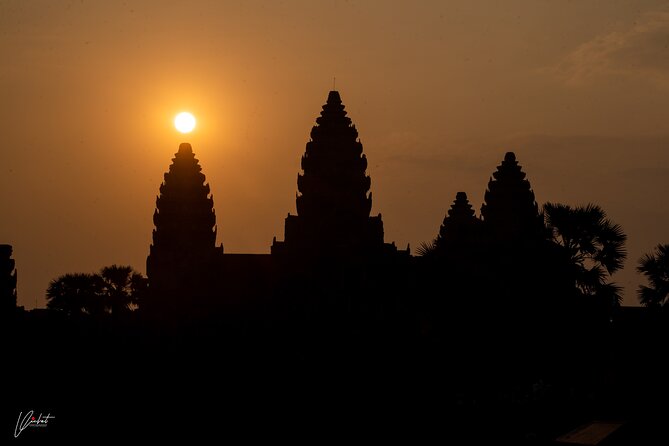 Sunrise Small Group Tour in Siem Reap - Bayon’s smiling faces are the morning’s visual surprise