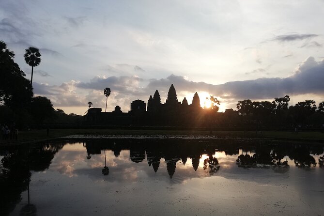 Sunrise Small Group Tour to Angkor Wat Temple - Why sunrise at Angkor Wat is worth the early start