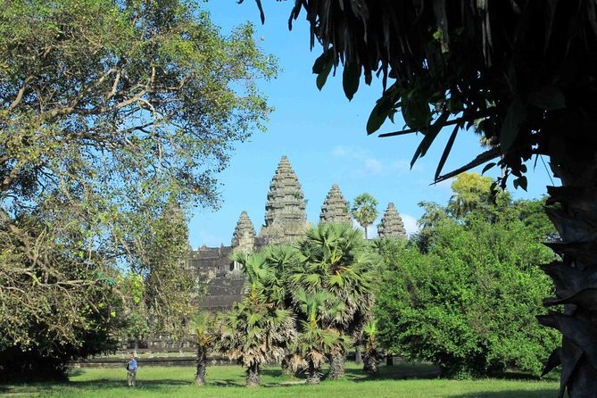 Sunrise Small Group Tour to Angkor Wat Temple - The guide can shape the whole morning