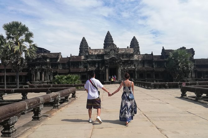 Sunrise Small Group Tour to Angkor Wat Temple - What to wear and carry