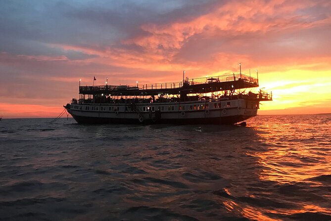 Sunset Dinner and drinks includes a Floating Village cruise tour. - Tonle Sap at twilight, not just another dinner