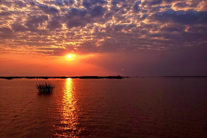 Sunset Dinner and drinks includes a Floating Village cruise tour. - Dinner aboard the Queen Tara Riverboat