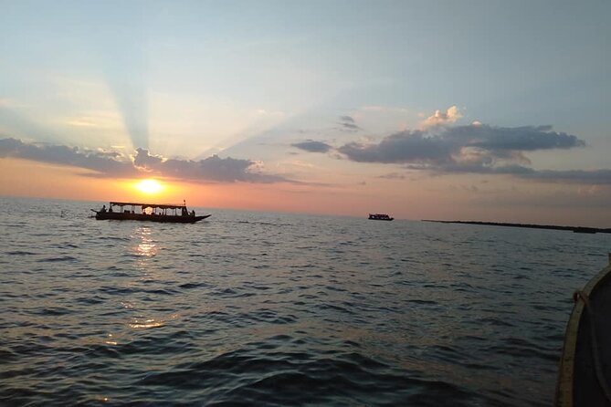 Sunset Dinner and drinks includes a Floating Village cruise tour. - Timing, comfort, and practical details