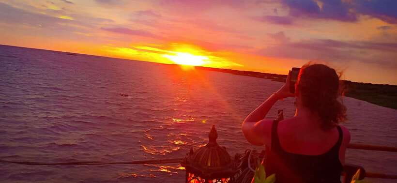 Sunset Dinner Tour: Tonle Sap Lake Floating Village - Sunset over Tonle Sap