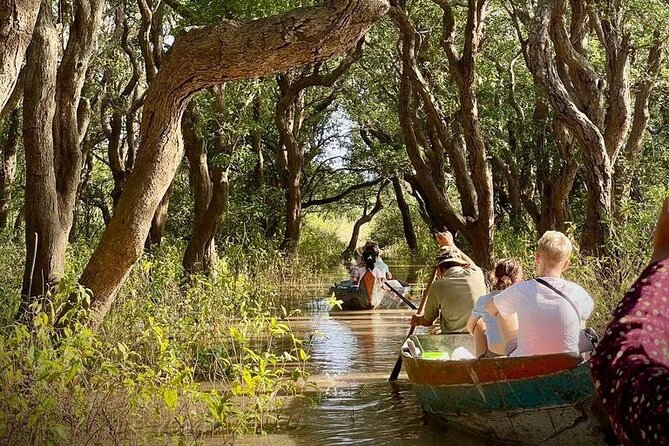 Sunset tour of Kampong Phluk stilts home village on the Tonle Sap - The optional canoe ride through the mangroves
