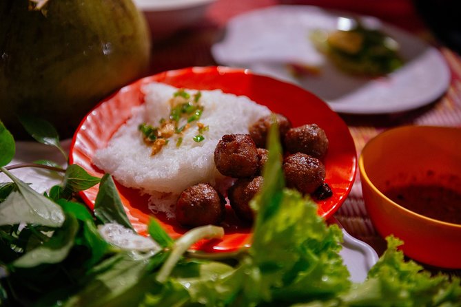 The 10 Tastings of Siem Reap With Locals: Private Street Food Tour - Starting at Psar Chaa and the Old Market