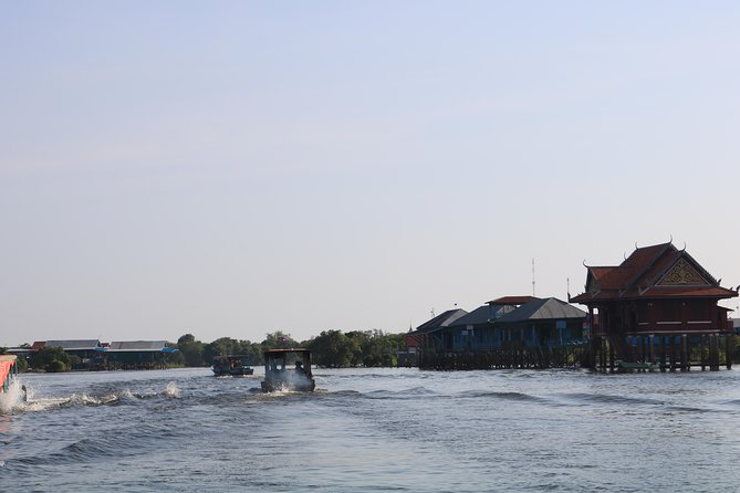 Tonle Sap Lake - Fishing Village & Flooded Forest - The road from Siem Reap to Rolous Market