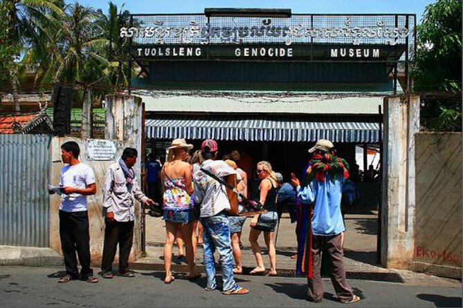 Tuol Sleng Genocide Museum (S-21) and Choeung Ek Killing Fields Tour - Choeung Ek: a quiet site with a grim purpose