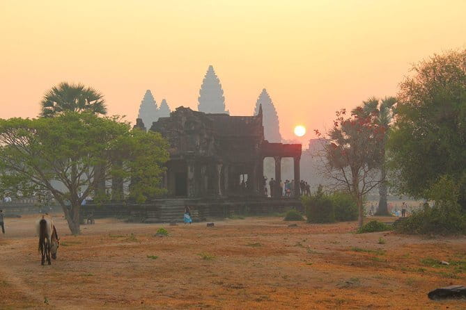 Two Day Angkor Temples Tours - Day one: Banteay Srei and the eastern temples