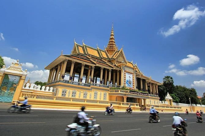 Udong Historical Site Tour - The 509 steps down, and the chance of monkeys