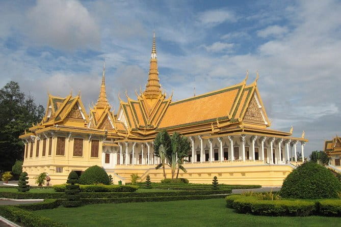 Udong Historical Site Tour - What the private vehicle adds to the experience