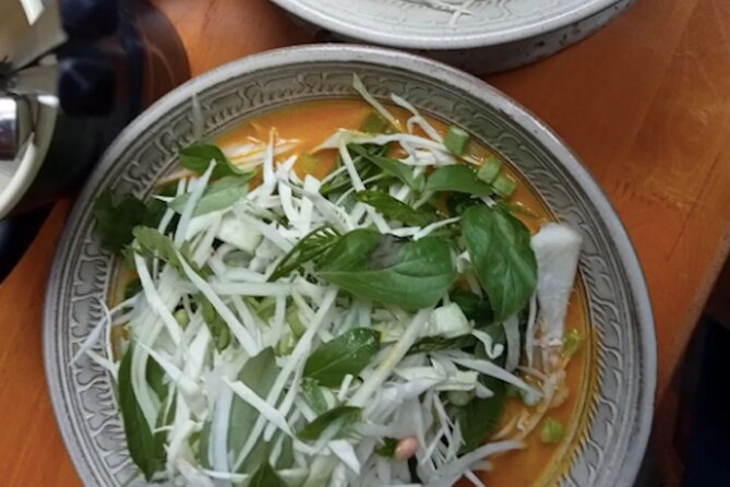 Ultimate Phnom Penh Food Tour by Tuk Tuk: 20 Tastings and Drinks - Wat Phnom: the evening’s main Khmer feast