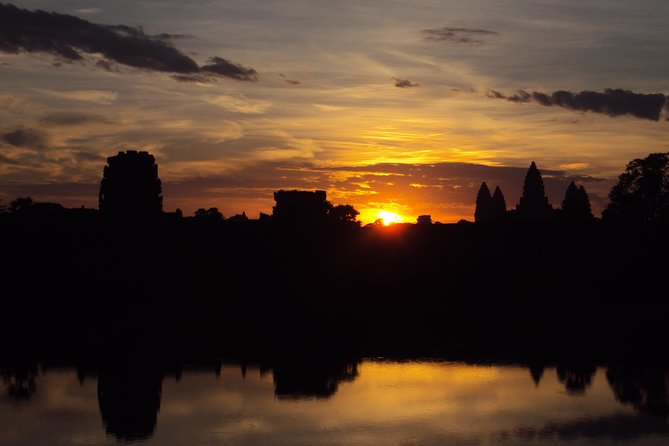 Unveiling 2 Days Private Angkor Wat/Beyond In Sunrise/Sunset Tour - Bayon and the giant face towers of Angkor Thom